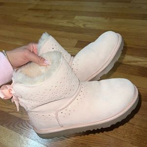 PINK UGG BOOTS KIDS SIZE 6/ WOMEN 8 MINI